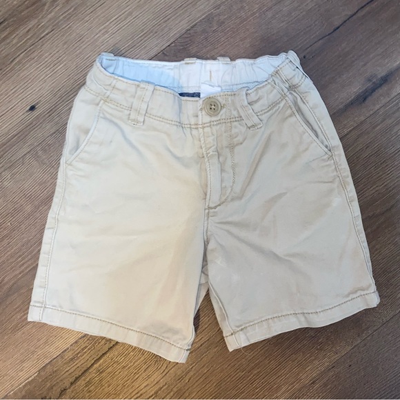Chaps Oxford Button Up & GAP Chino Khaki Shorts Outfit Bundle (3T) - Picture 6 of 7